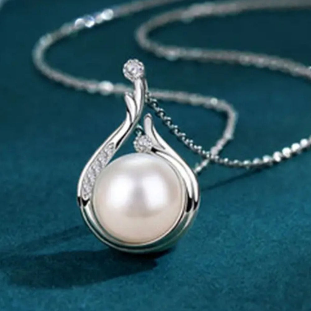 925 Silver simulated pearl necklace w/zircon NWT. Fast Ship.